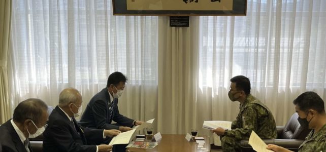 陸上自衛隊第13旅団長への要望活動（R4.9.30）