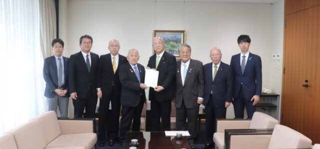 出雲大社周辺の環境整備に関する要望書受理(R7.12.2) 出雲大社周辺の環境整備に関する要望書受理(R7.12.2)